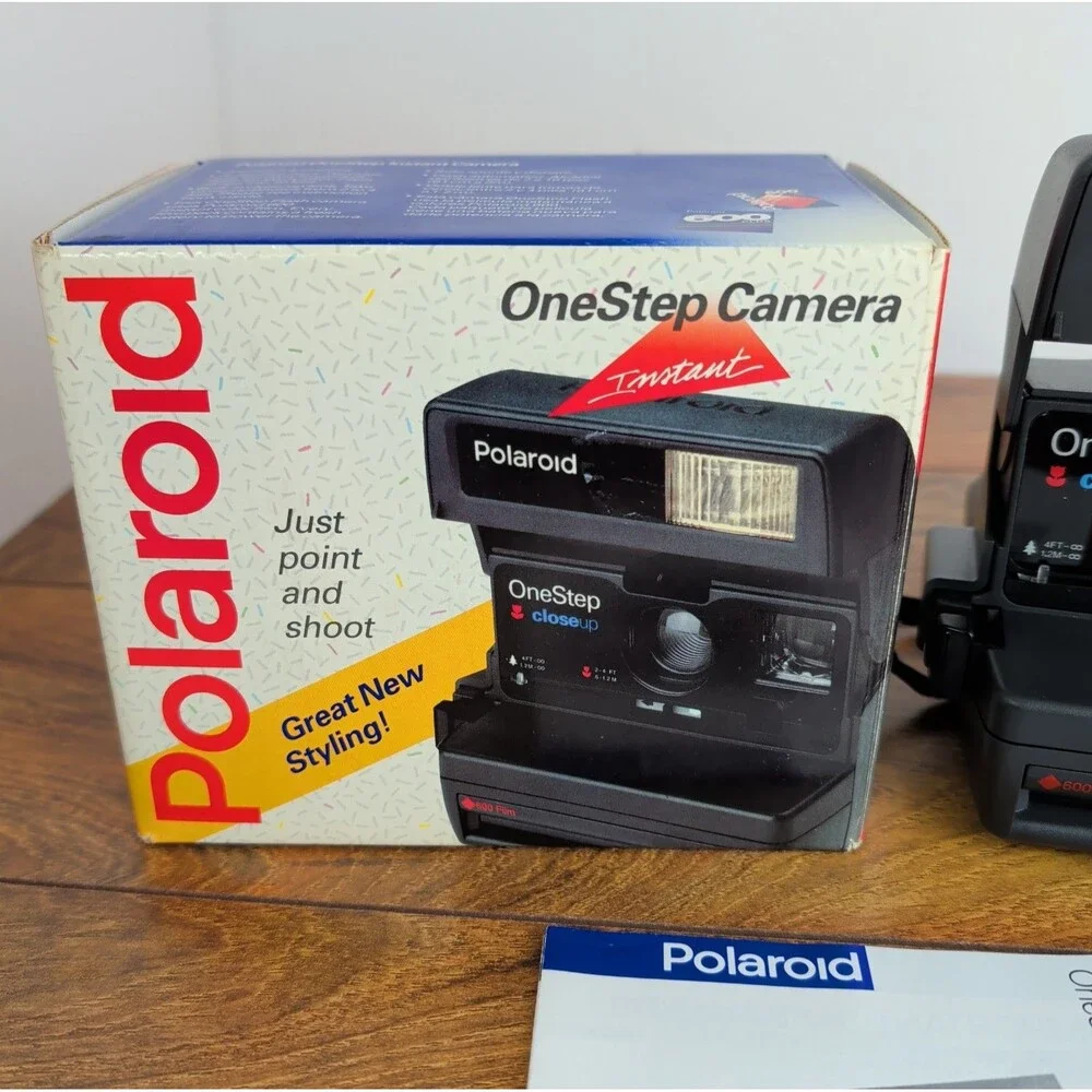 Polaroid One Step Close Up 600 Film Instant Camera Vintage Black W/ Box & Strap